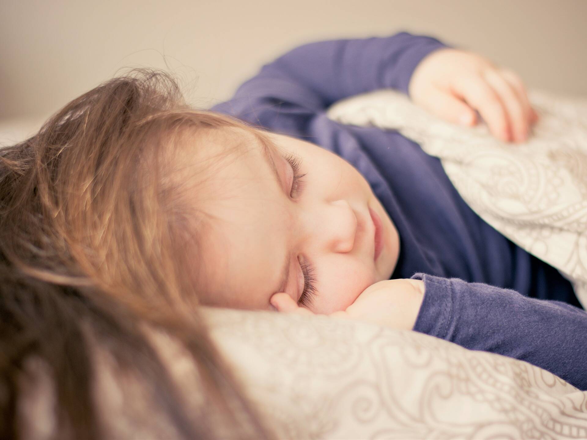 Casos de distúrbios do sono de crianças e adolescentes se multiplicam na Inglaterra