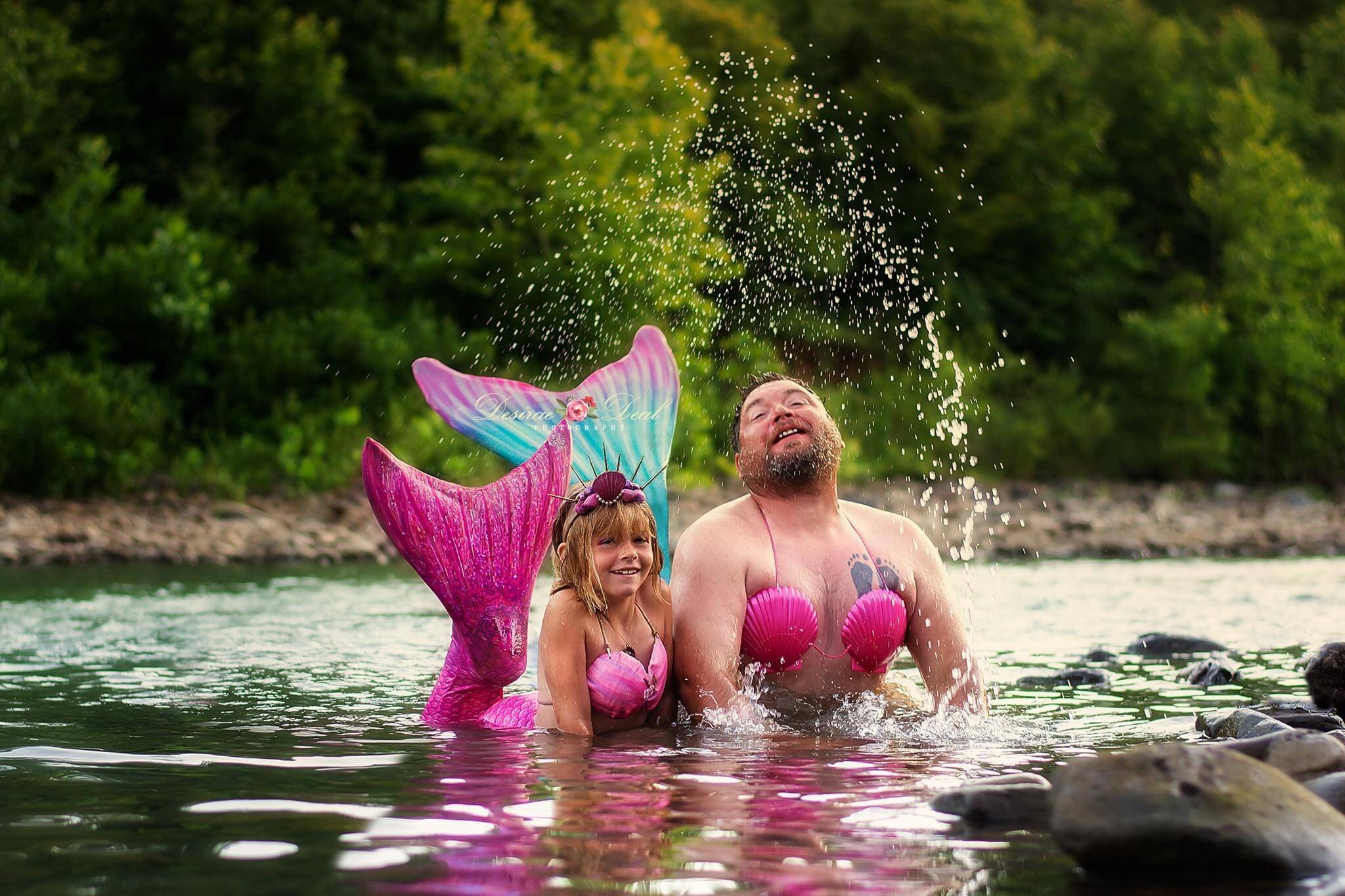 Menina celebra aniversário de 8 anos com ensaio fotográfico de sereia ao lado do pai