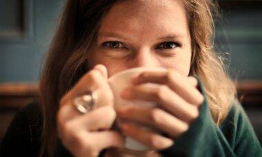 Especialistas contestam estudo que recomenda que grávidas parem de consumir café