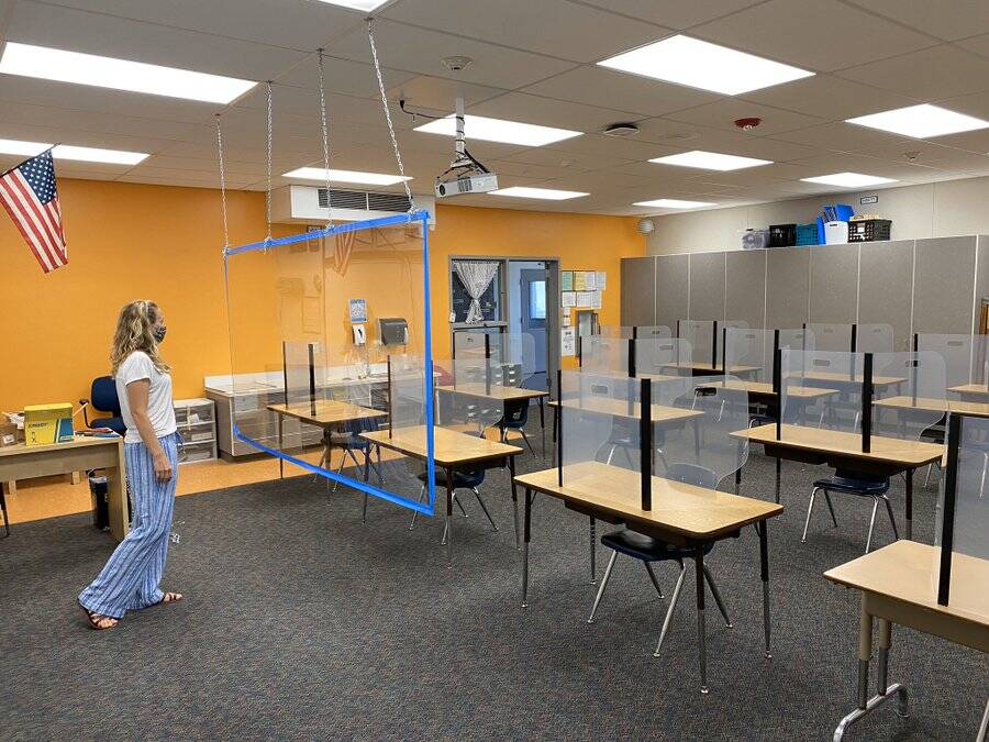 Professores americanos mostram como estão as salas na volta às aulas presenciais