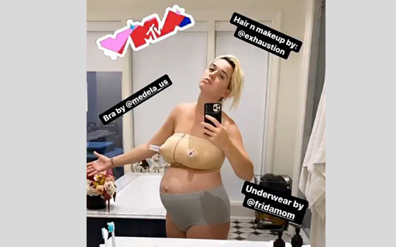 Katy Perry mostra barriga pós-parto e quebra tabu sobre corpo de uma mulher que acabou de dar à luz